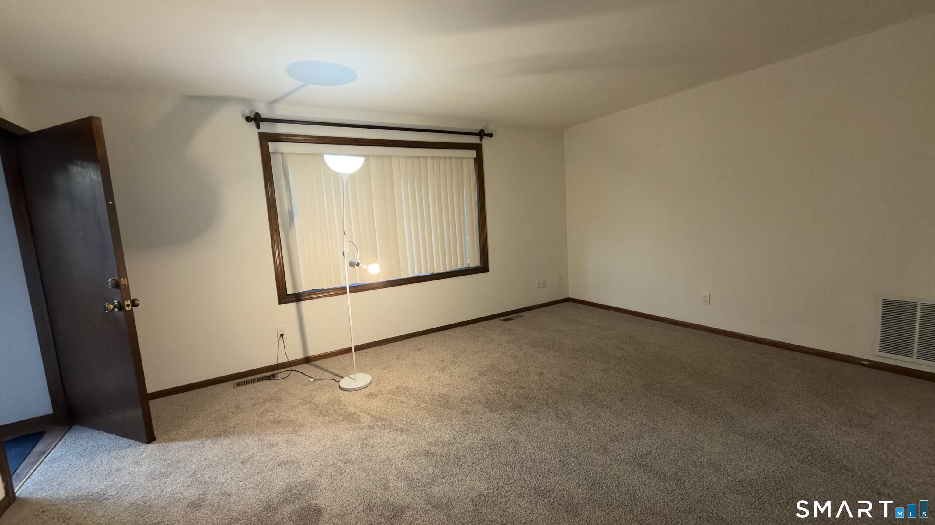 375 Glendale D2 Avenue Property Photo 9