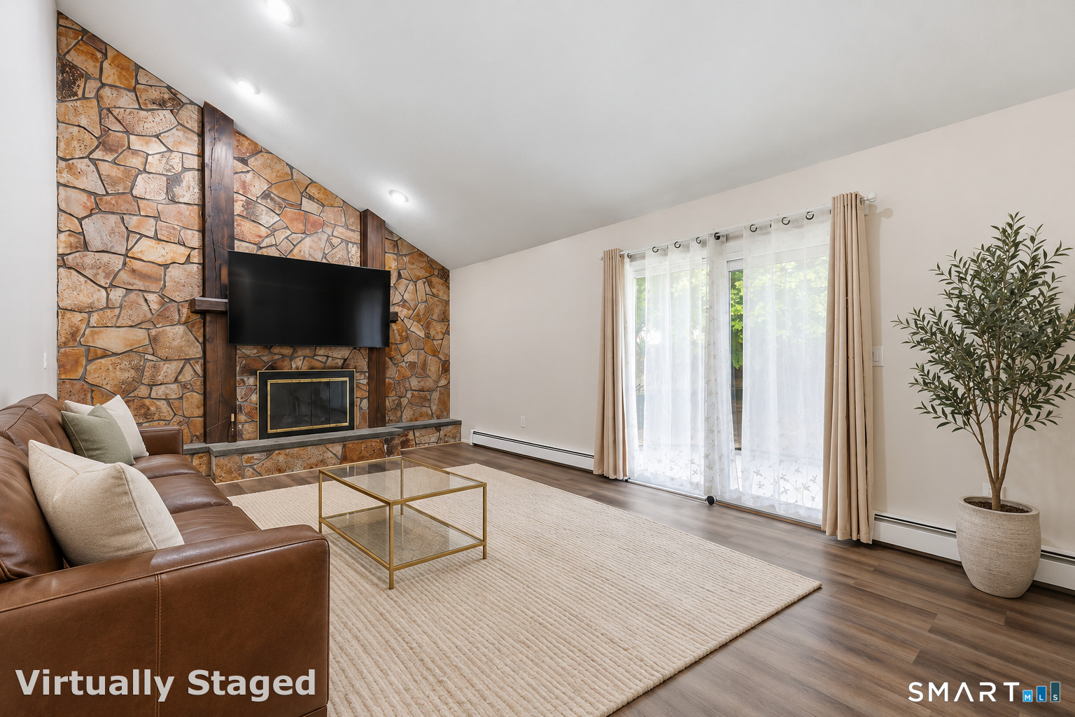 25 Hampshire Drive Property Photo 2