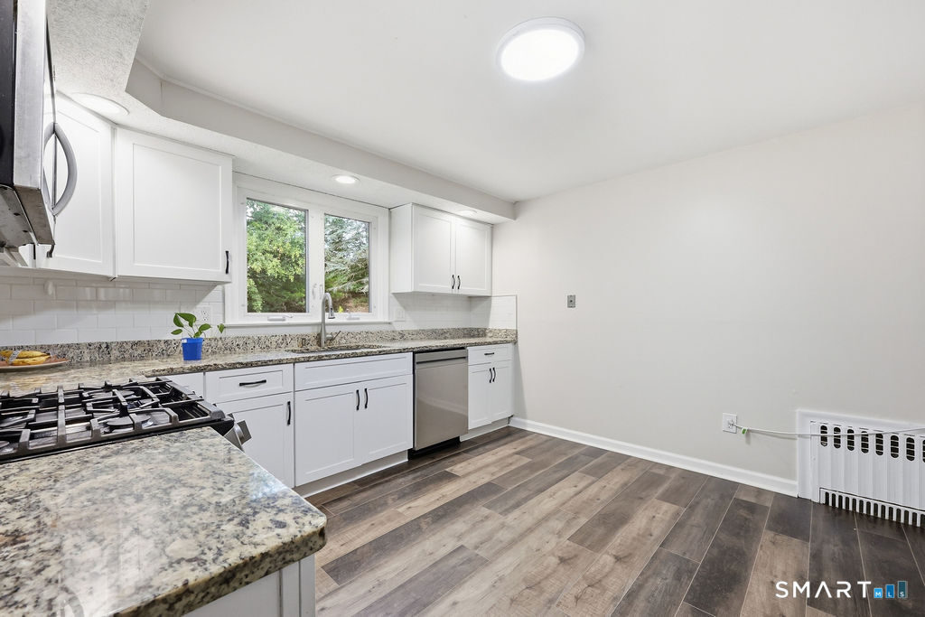 25 Hampshire Drive Property Photo 10