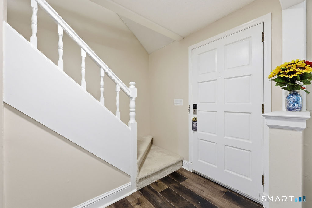 25 Hampshire Drive Property Photo 13
