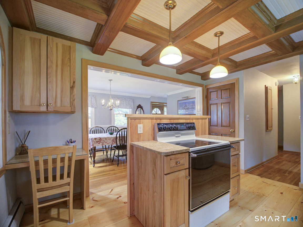 72 Willow Street Property Photo 2
