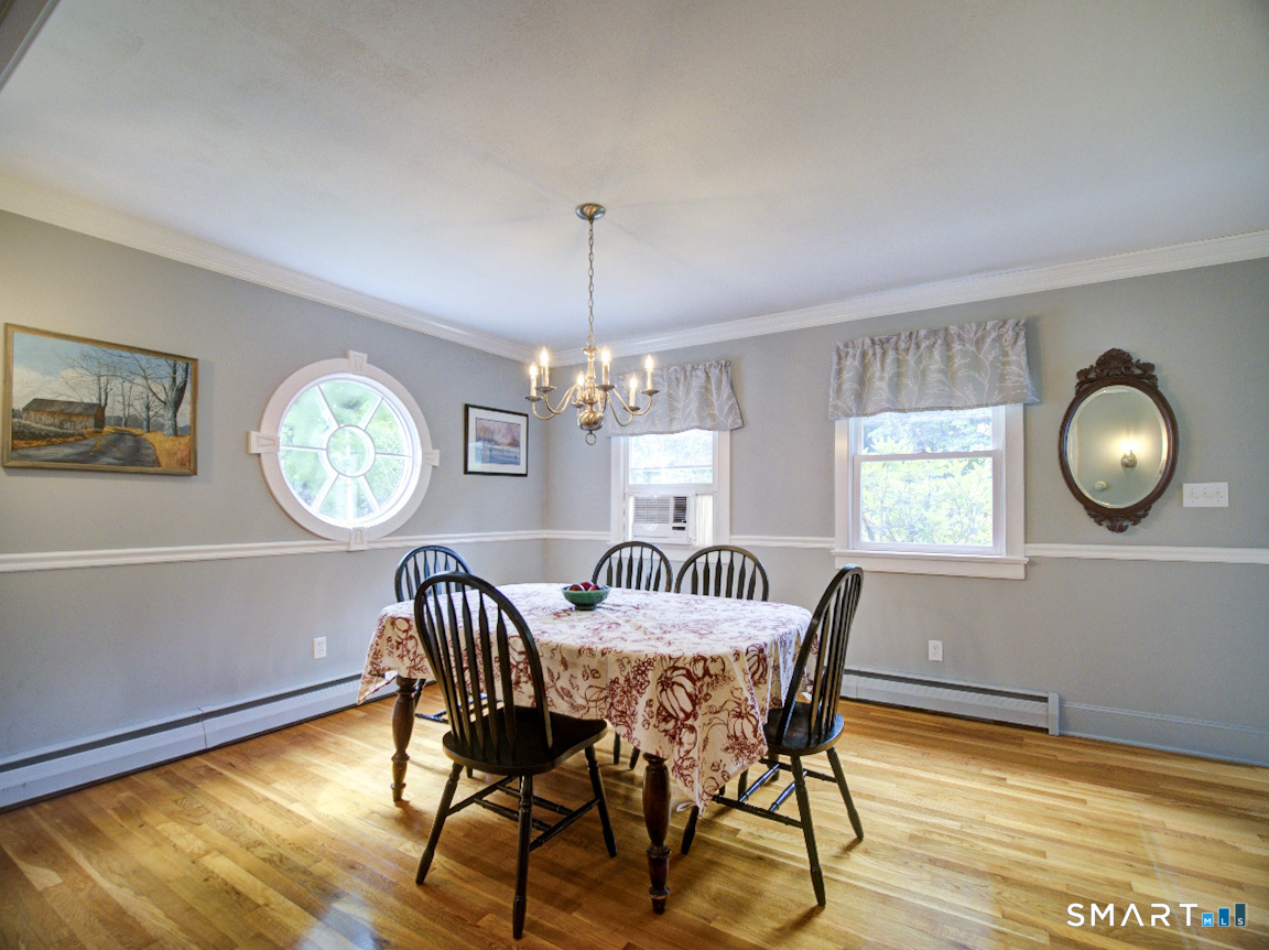 72 Willow Street Property Photo 9