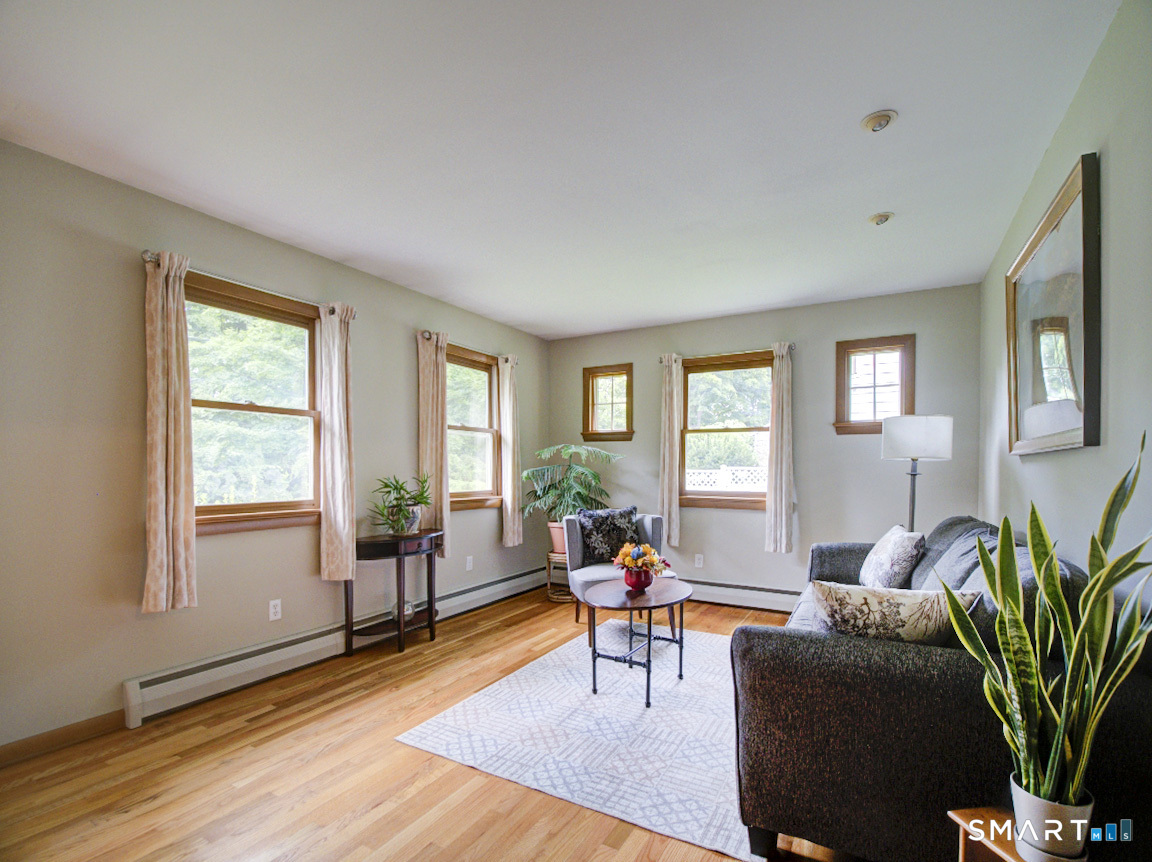 72 Willow Street Property Photo 13