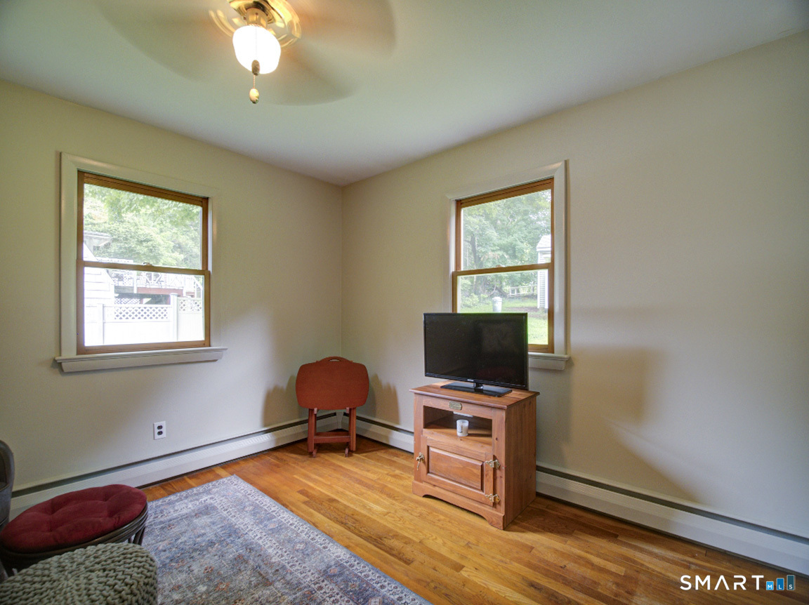 72 Willow Street Property Photo 19