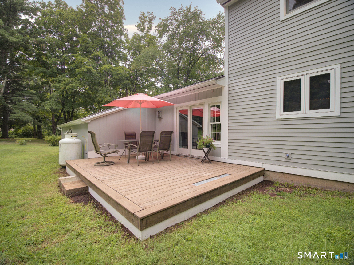 72 Willow Street Property Photo 33
