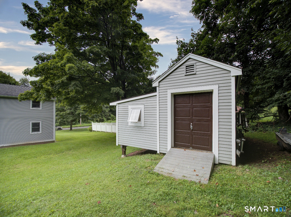 72 Willow Street Property Photo 37