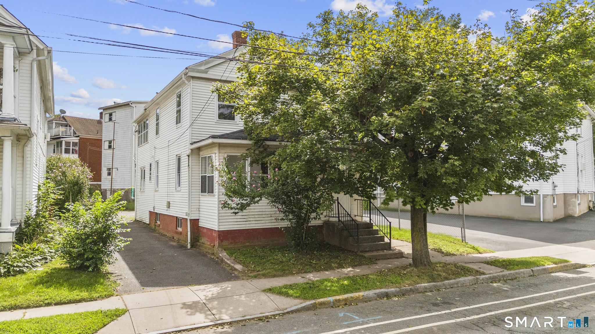 105 Spring Street Property Photo 1