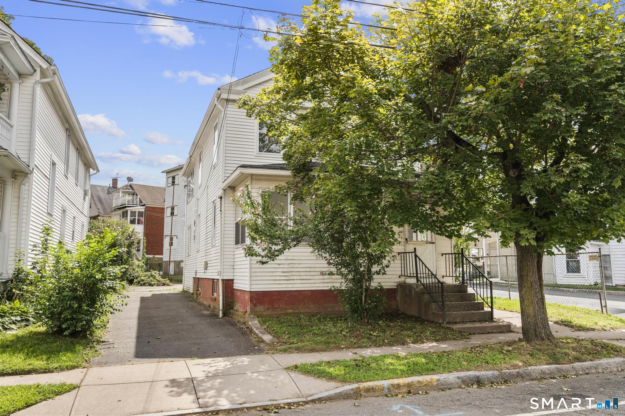 105 Spring Street Property Photo 2