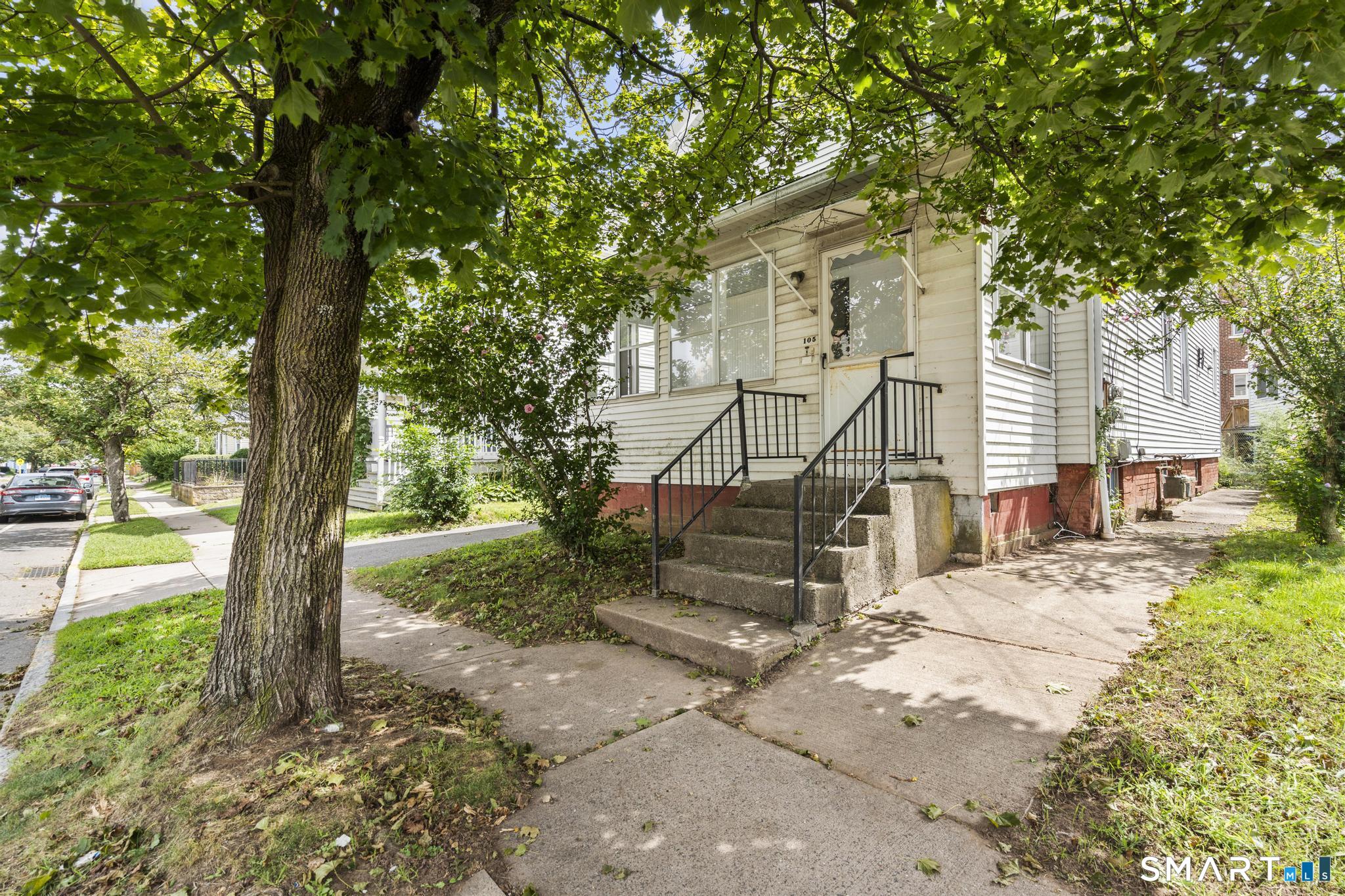 105 Spring Street Property Photo 3