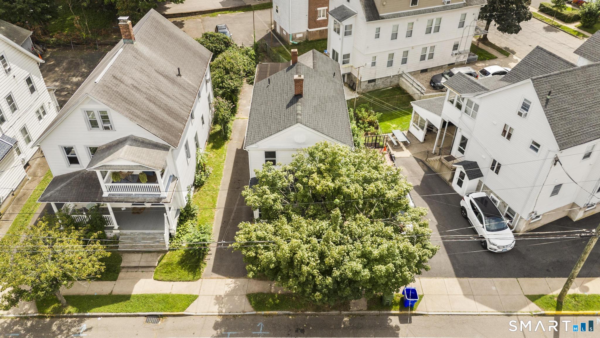 105 Spring Street Property Photo 5