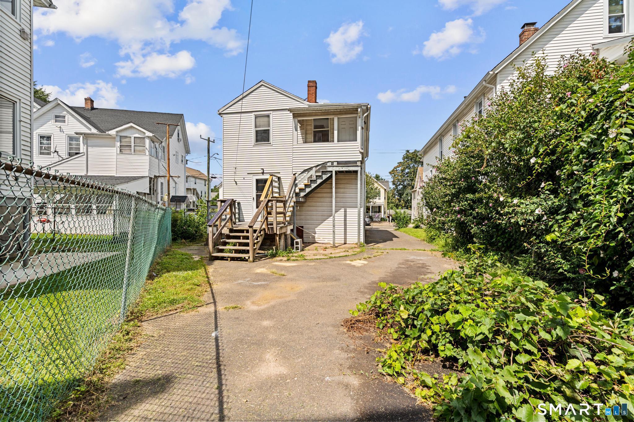 105 Spring Street Property Photo 9