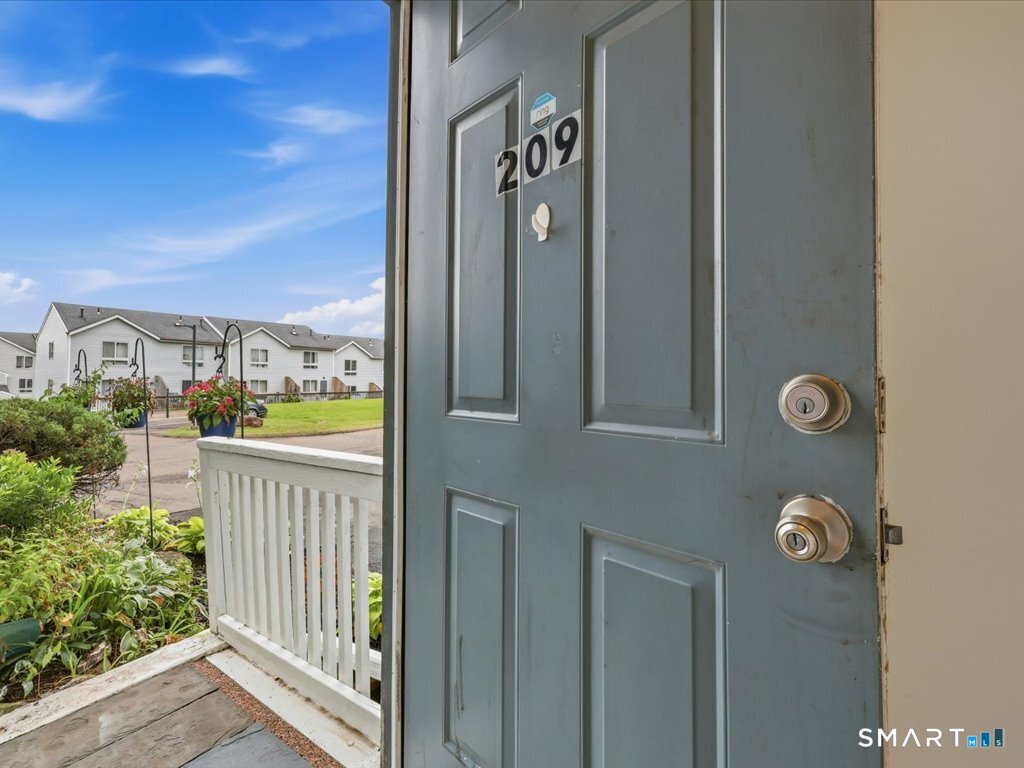 1423 Quinnipiac 209 Avenue Property Photo 3