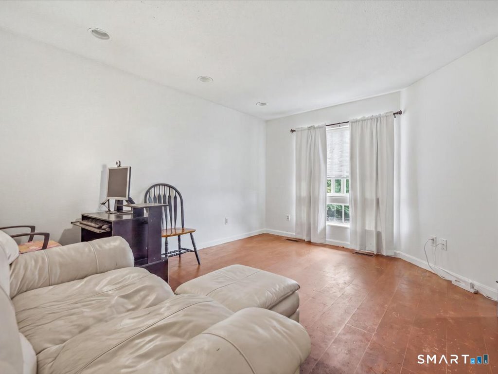 1423 Quinnipiac 209 Avenue Property Photo 12