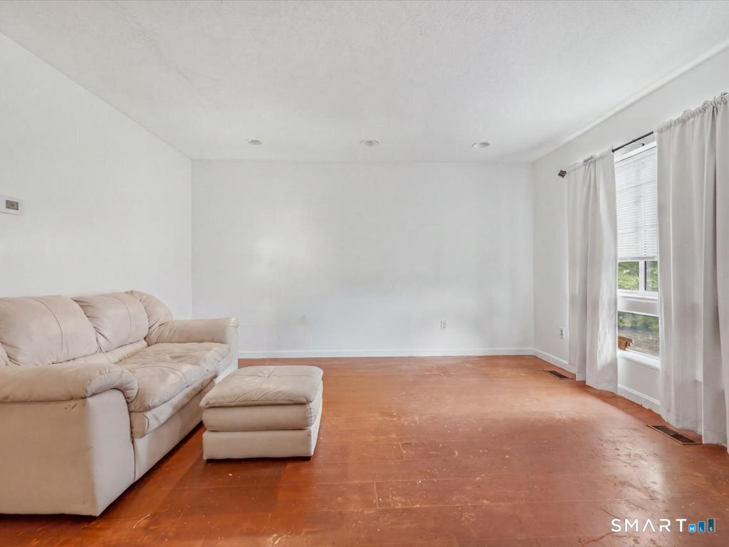 1423 Quinnipiac 209 Avenue Property Photo 13