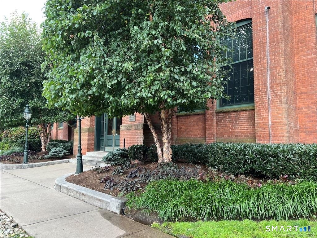 25 Grand 109 Street Property Photo 2