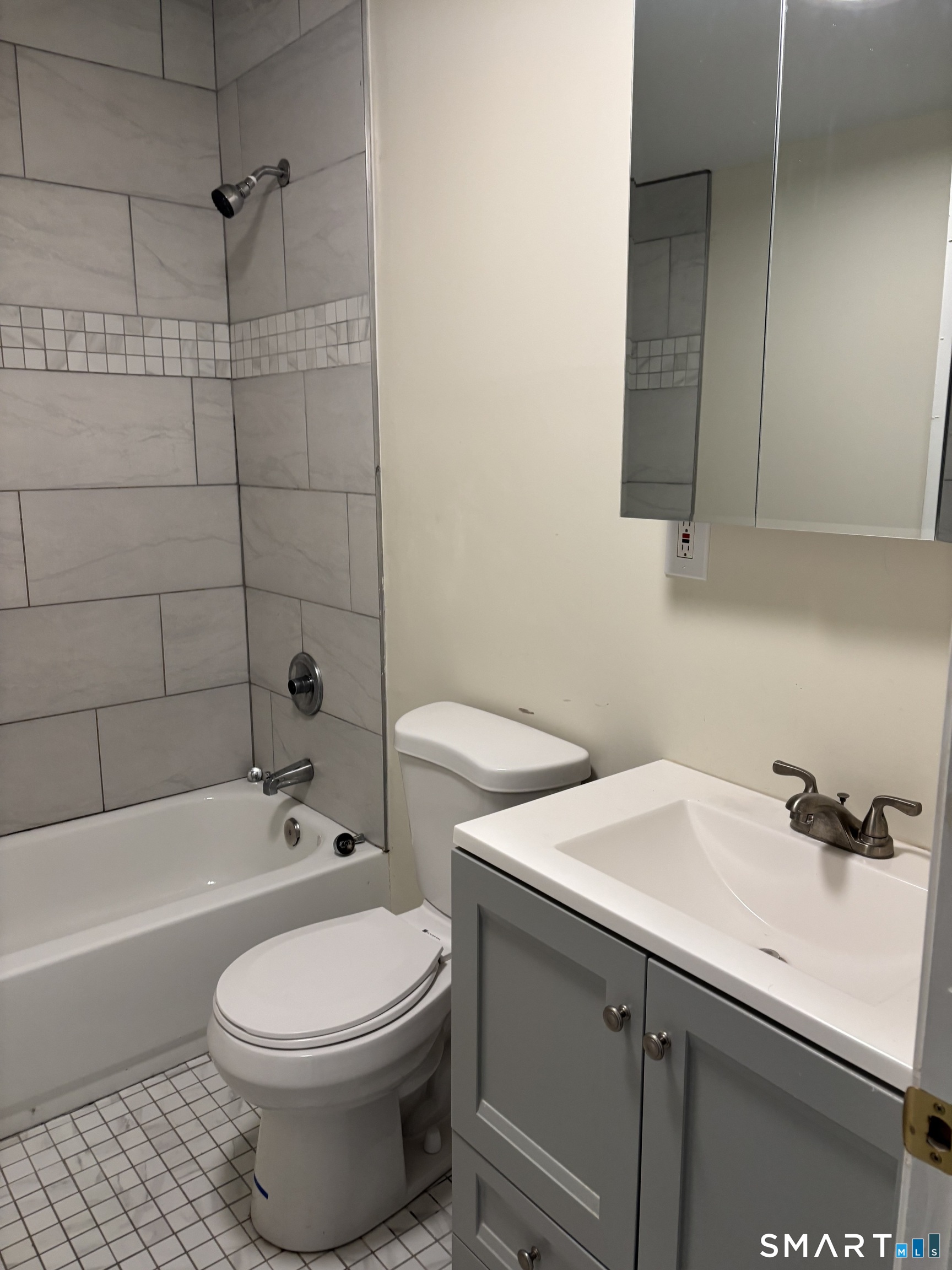170 Short Beach Road Property Photo 12