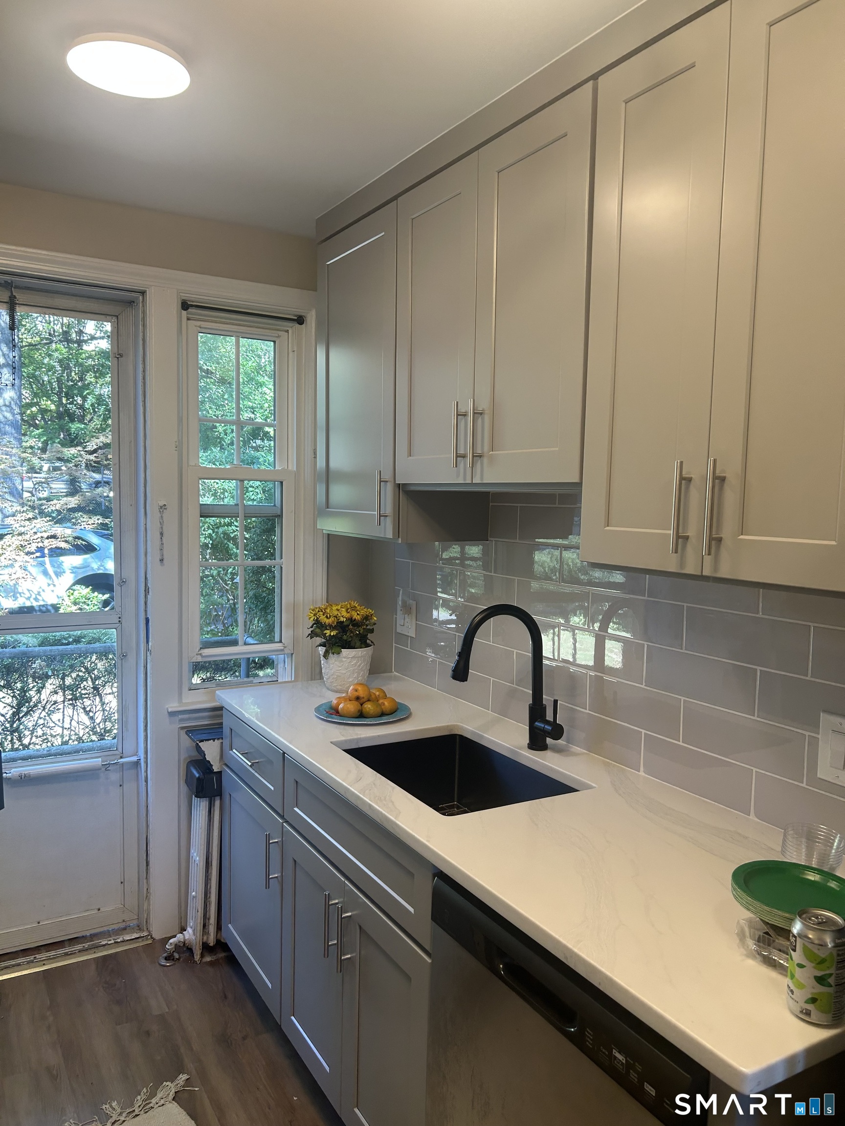 2475 Summer 1g Street Property Photo 6