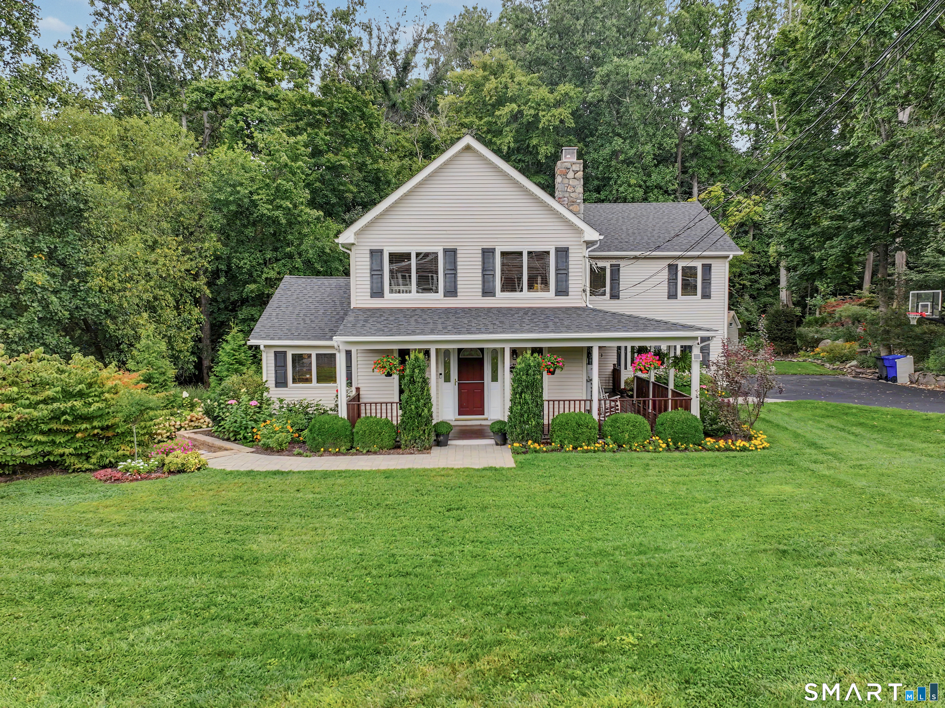 5 Thaddeus Avenue Property Photo 1
