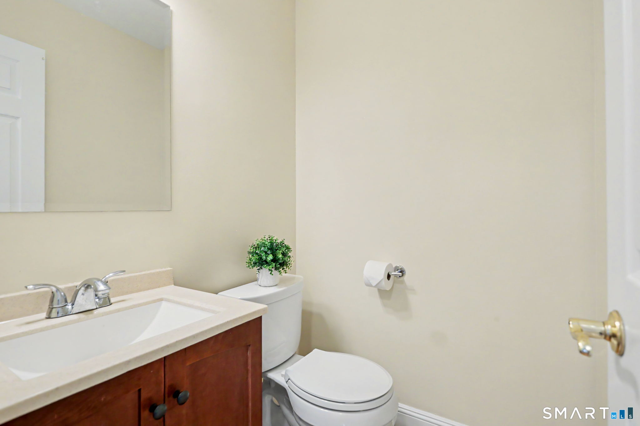 211 Hunyadi Avenue Property Photo 8