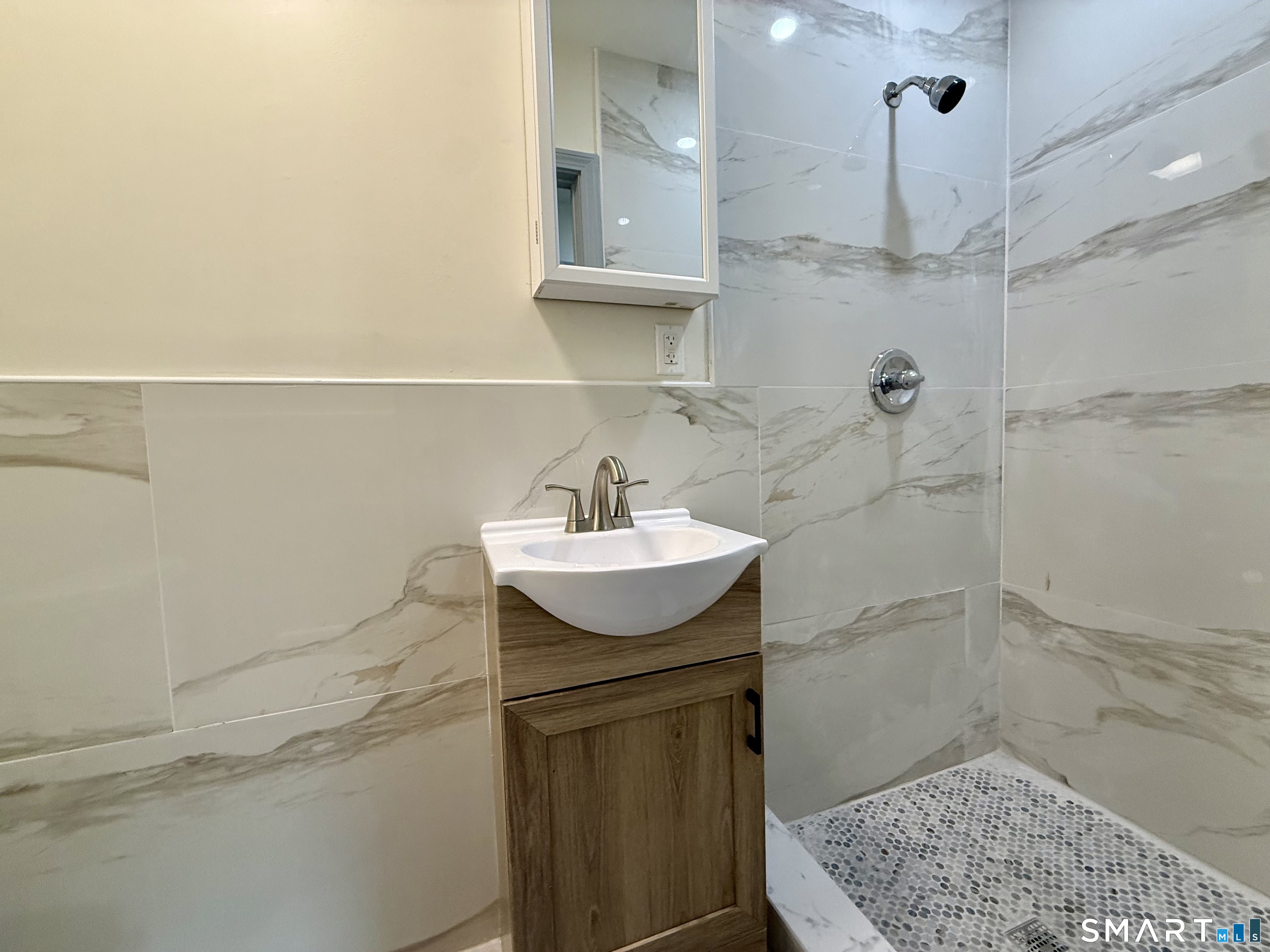 22 Hawthorne Avenue Property Photo 19
