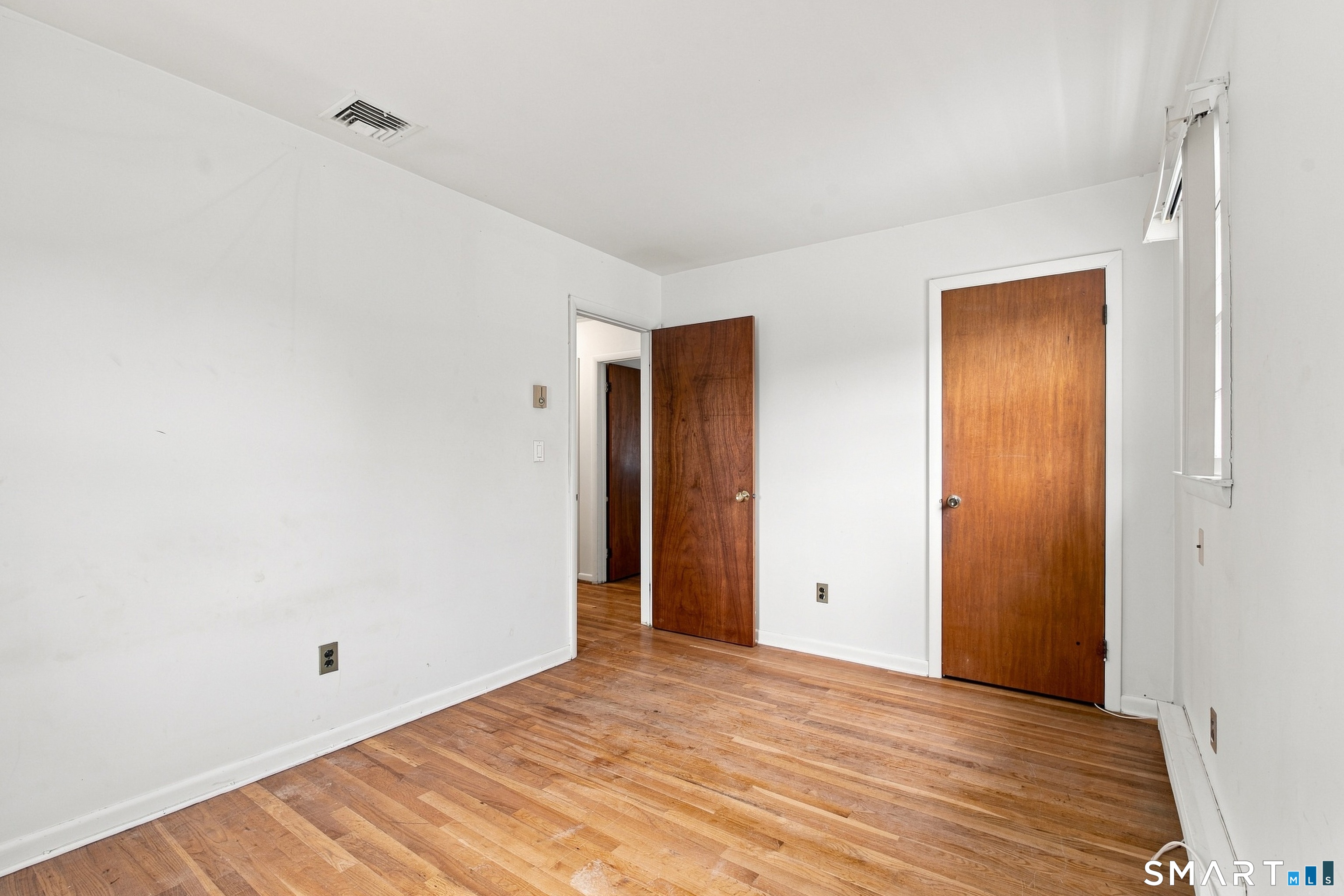 523 Newfield Avenue Property Photo 17