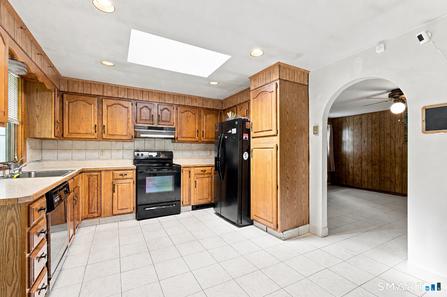 523 Newfield Avenue Property Photo 23