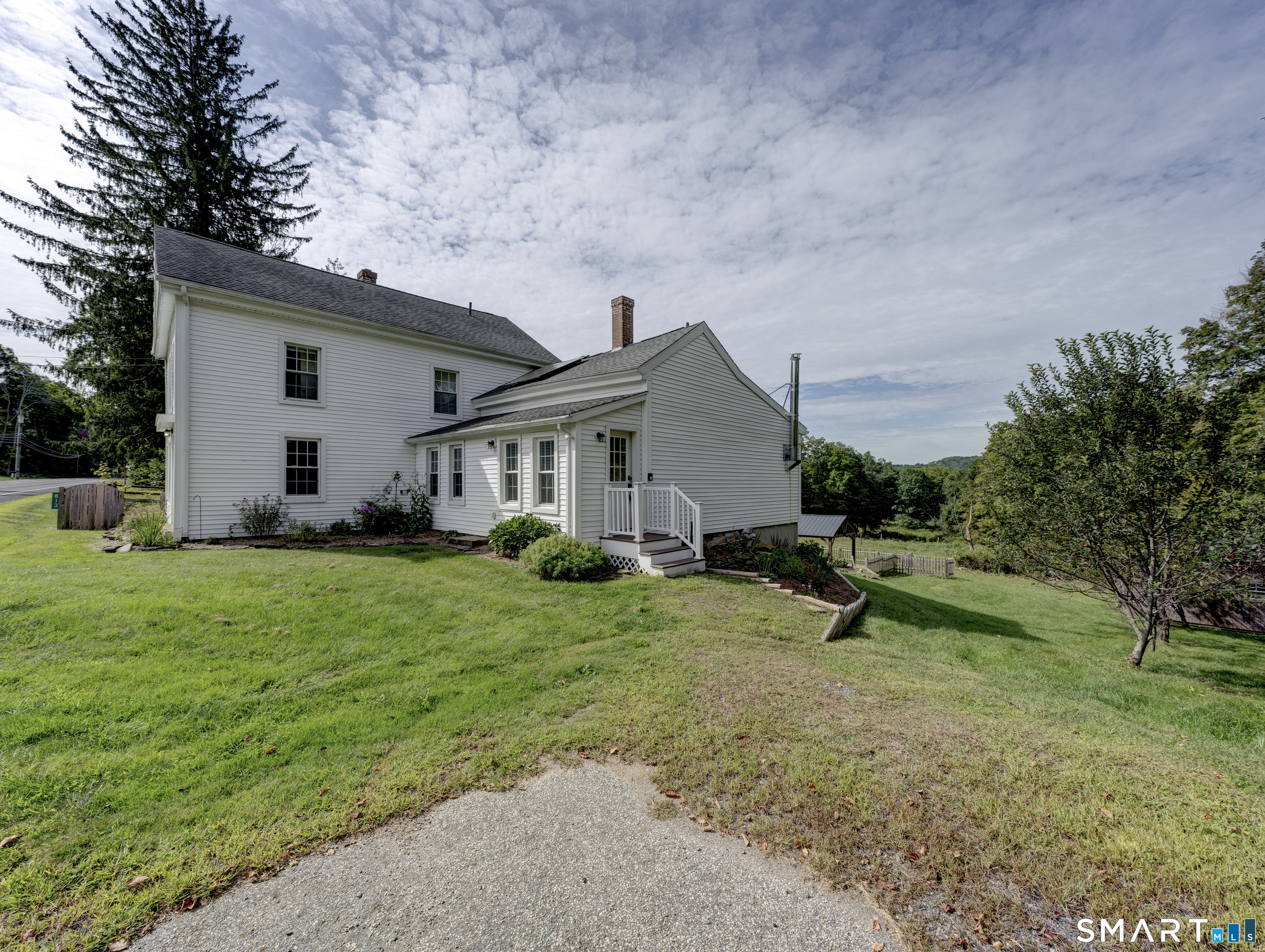 813 Westford Road Property Photo 5