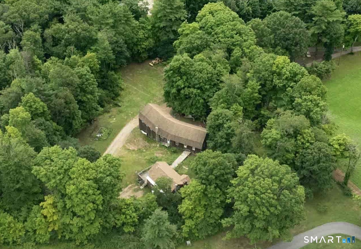 1318 Litchfield Turnpike Property Photo 2