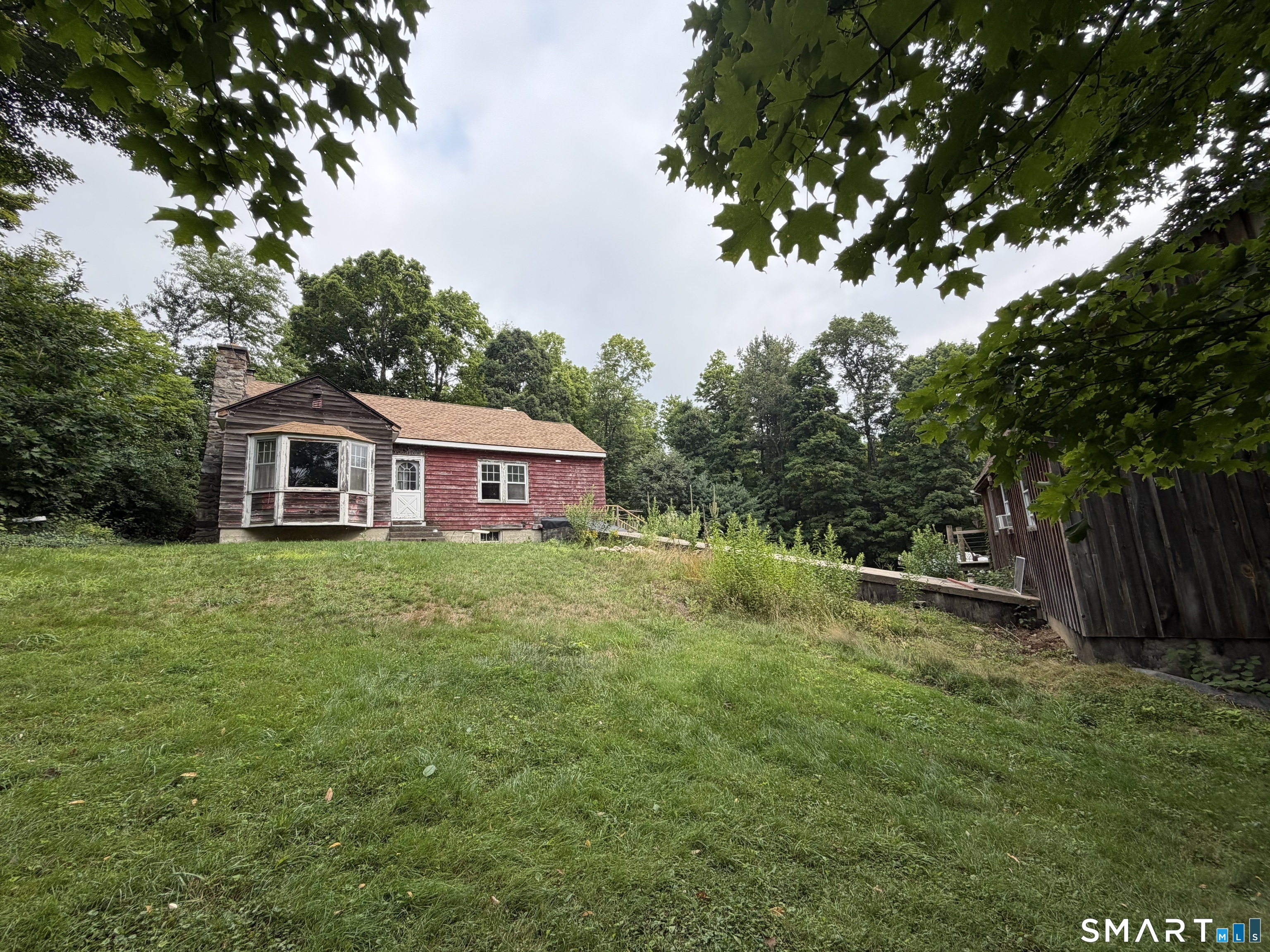 1318 Litchfield Turnpike Property Photo 4