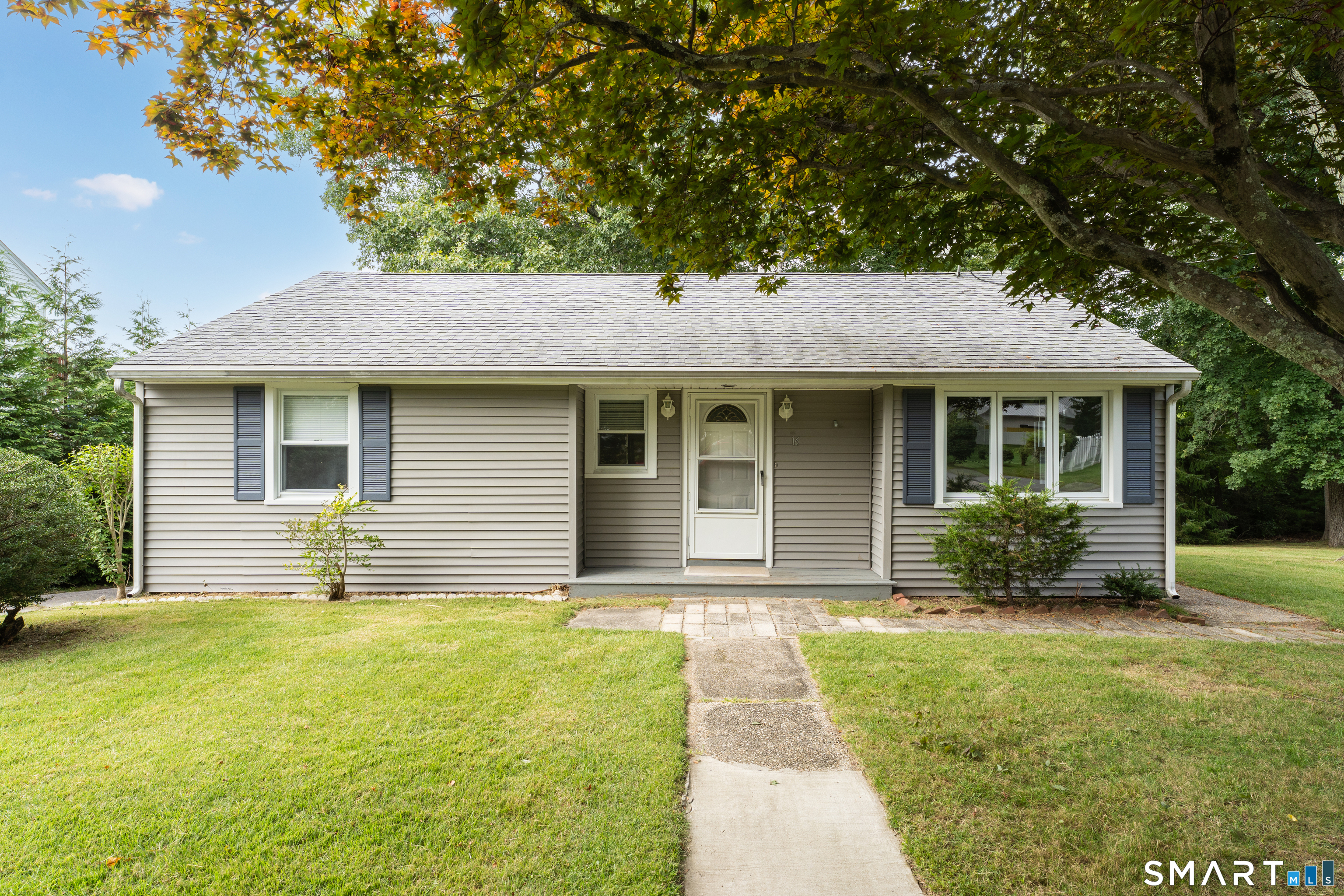 16 Pattagansett Drive Property Photo 1