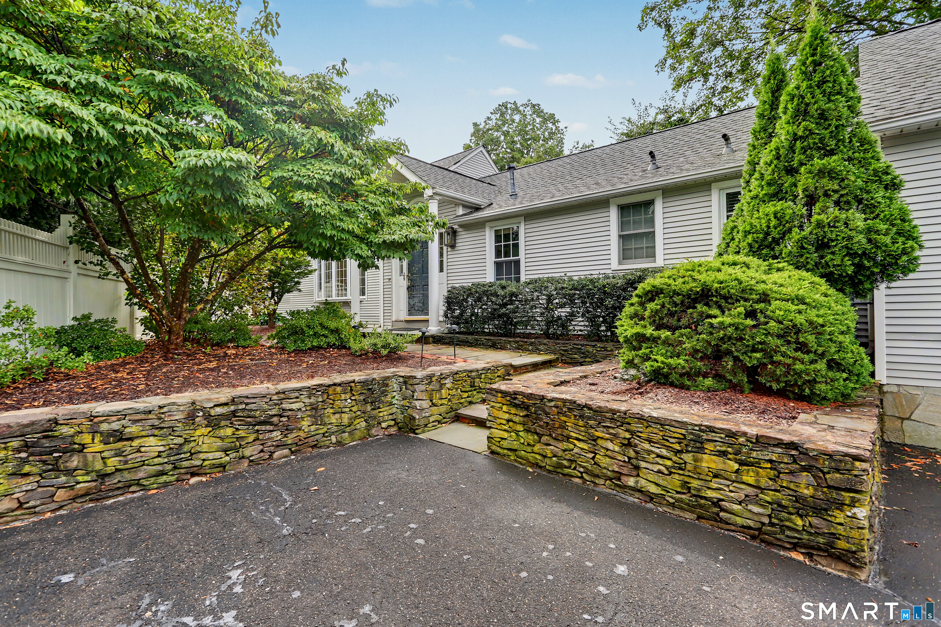 2 Evergreen Avenue Property Photo 1