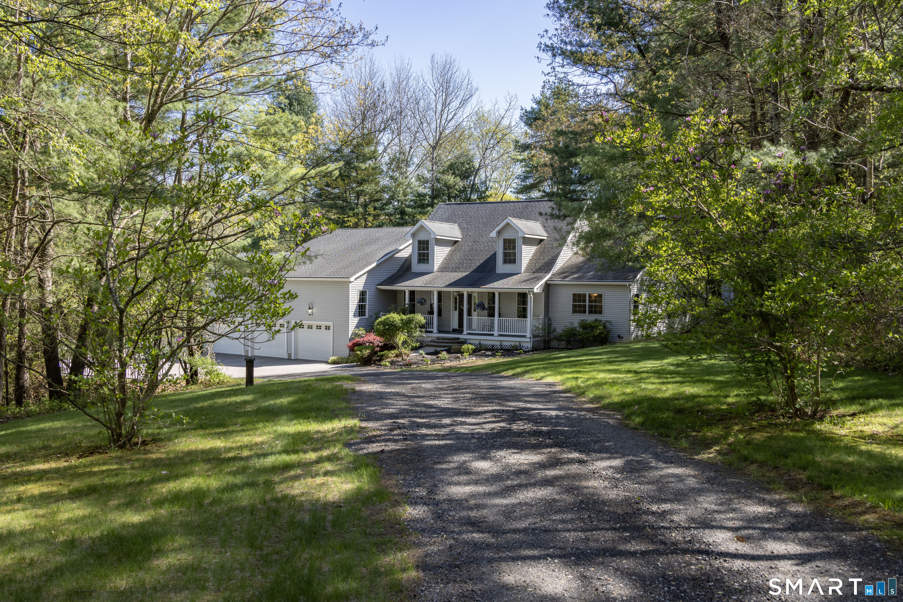 65 Middle Road Property Photo 2