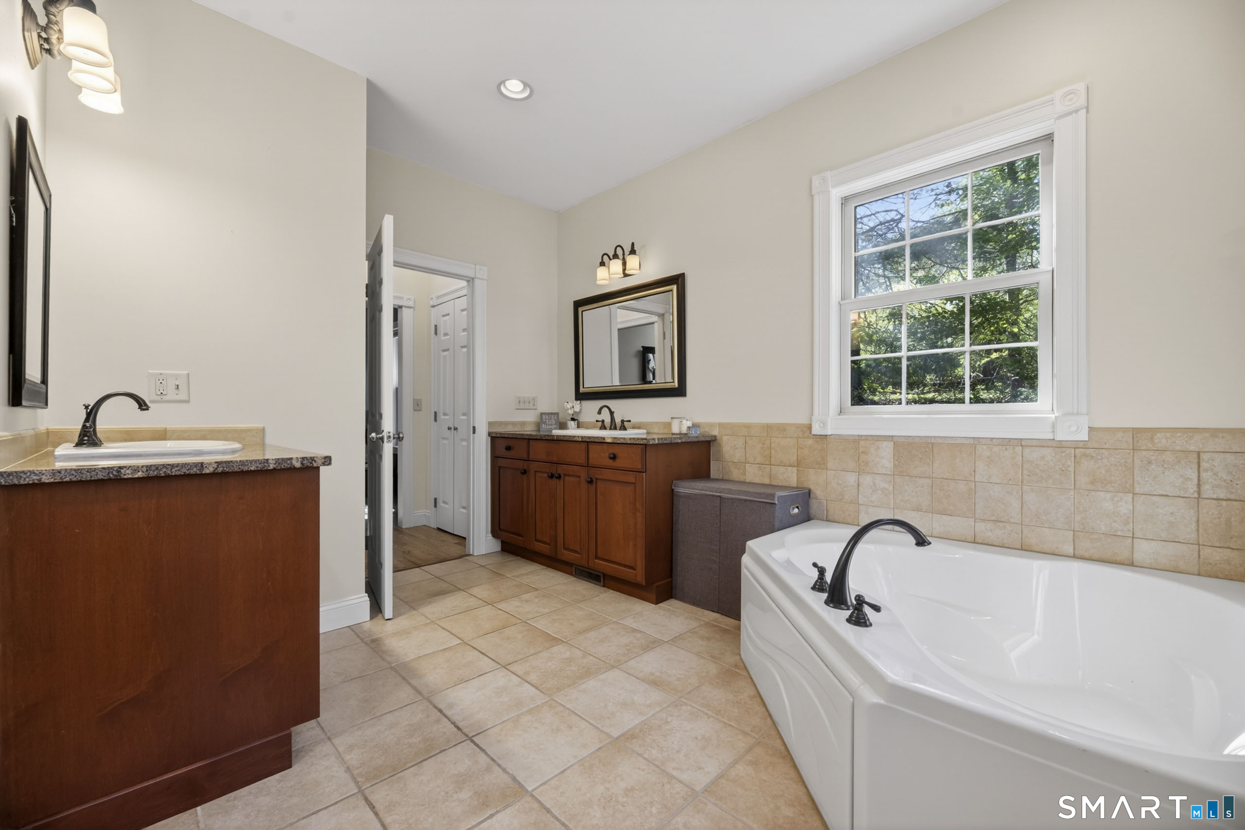 65 Middle Road Property Photo 22