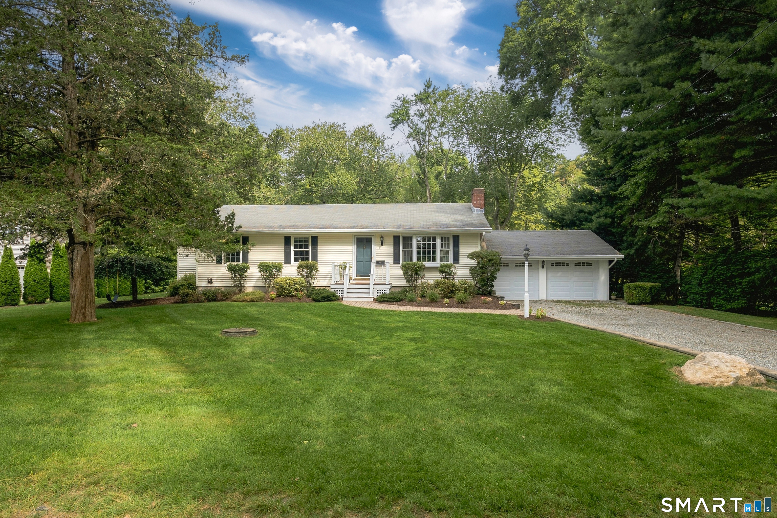 12 Sunset Drive Property Photo 1