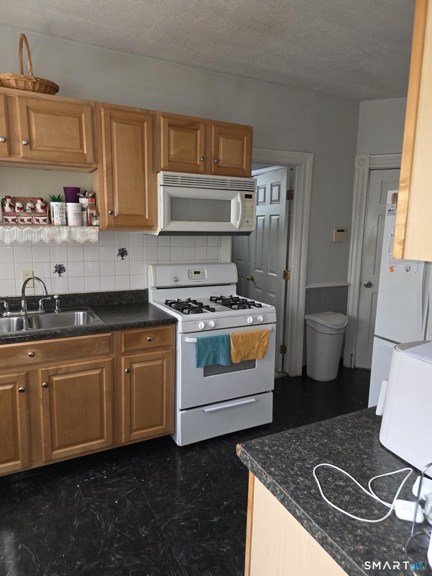 24204097 Property Photo 20