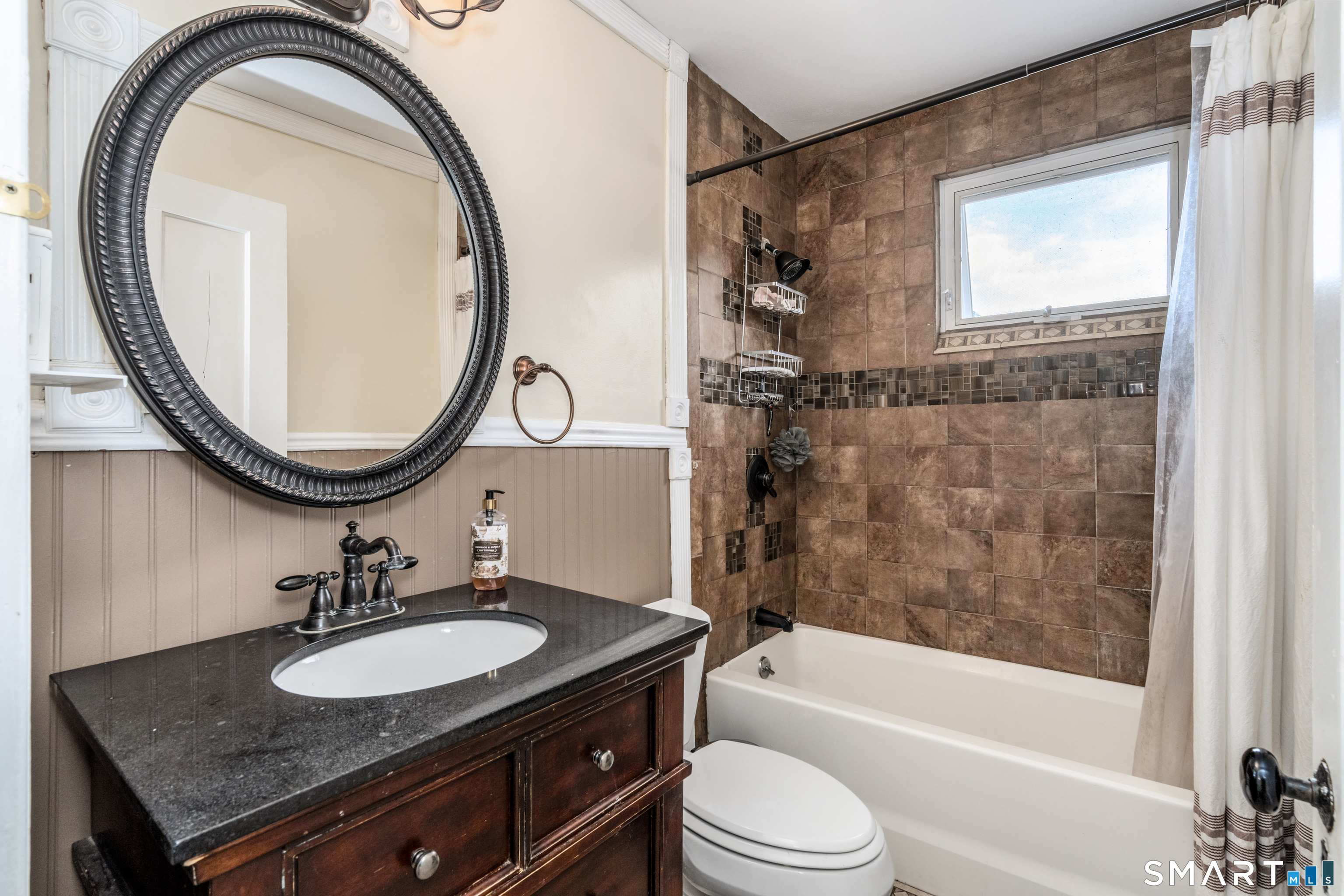 24204117 Property Photo 20