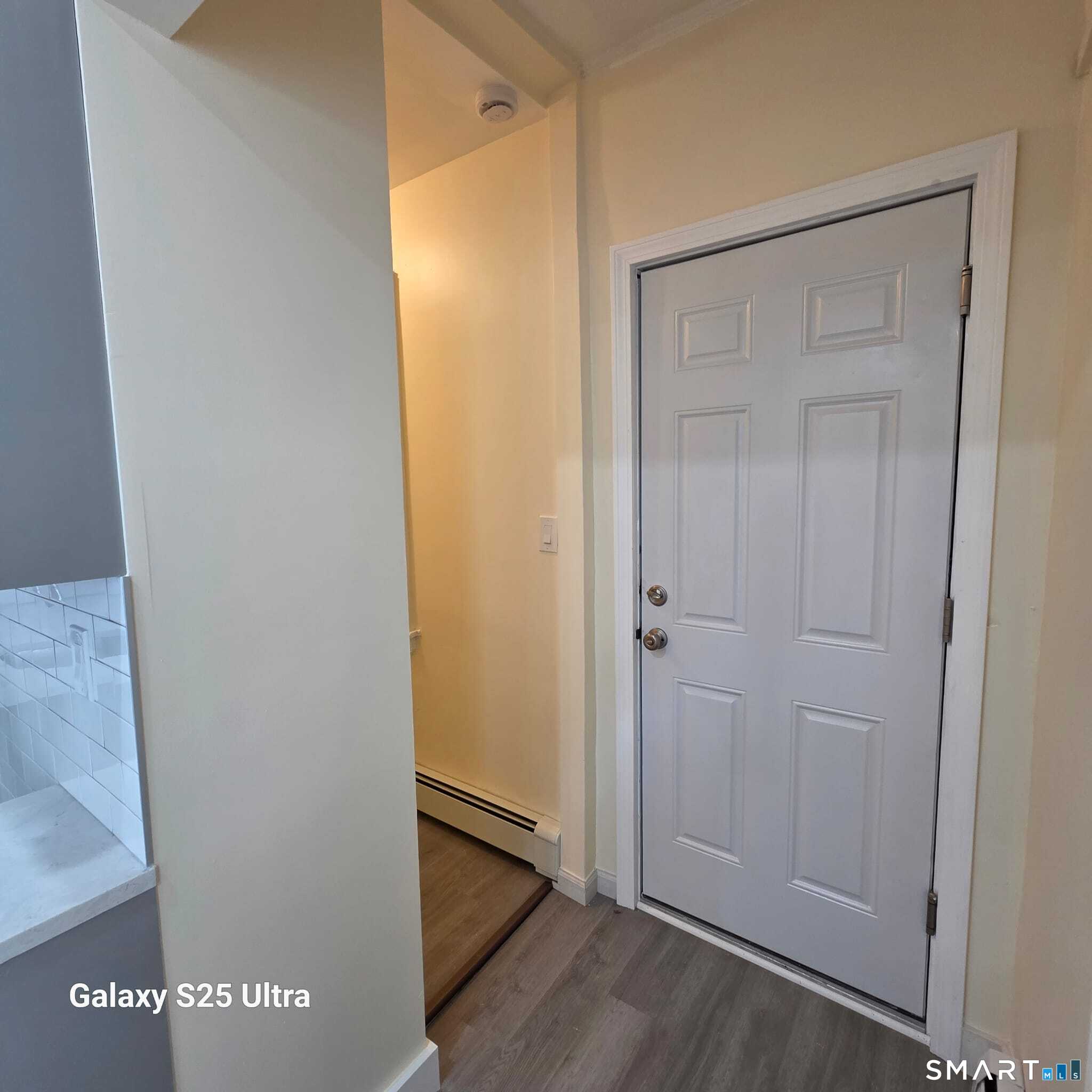 82 Bunker Hill 1st Fl Avenue Property Photo 3