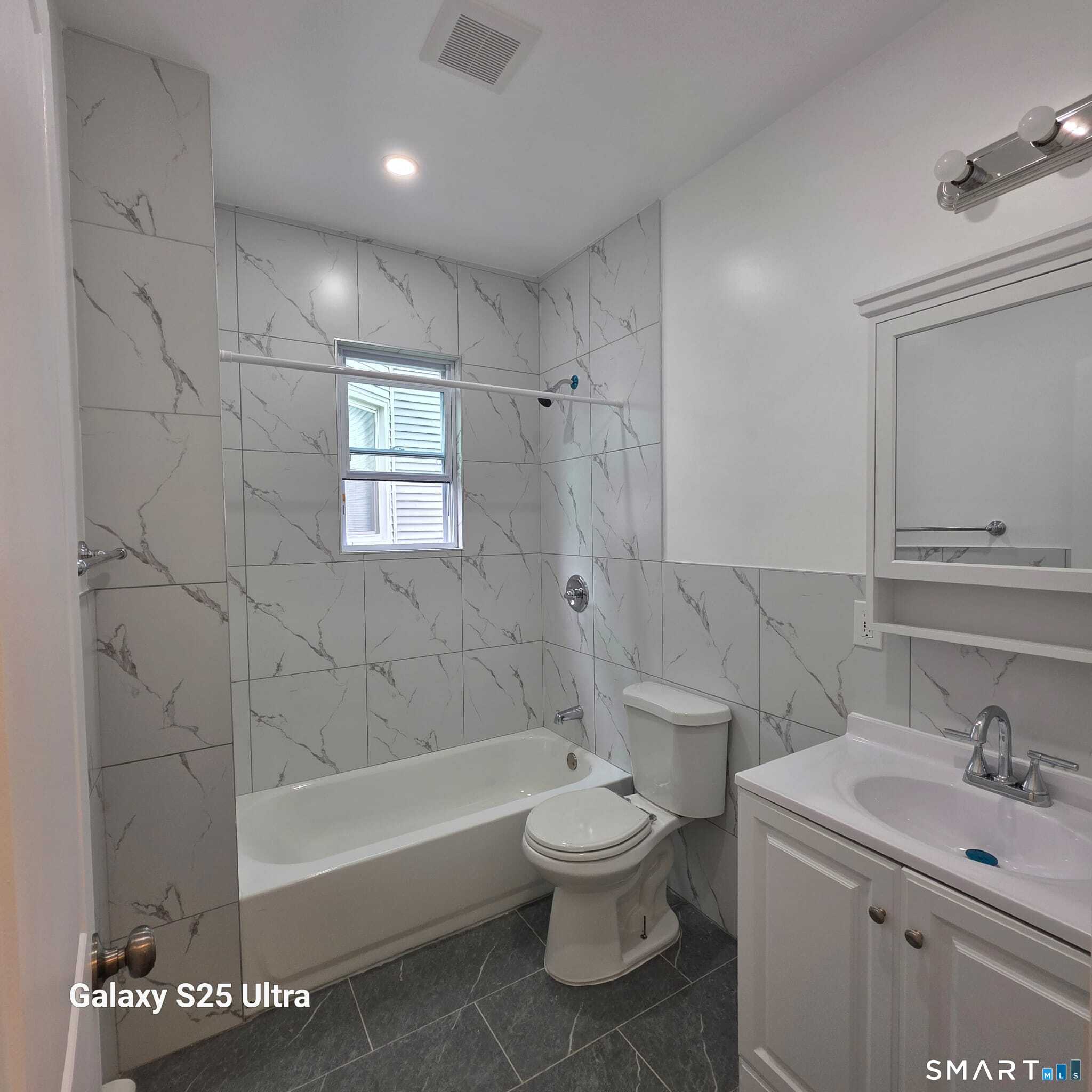 82 Bunker Hill 1st Fl Avenue Property Photo 13