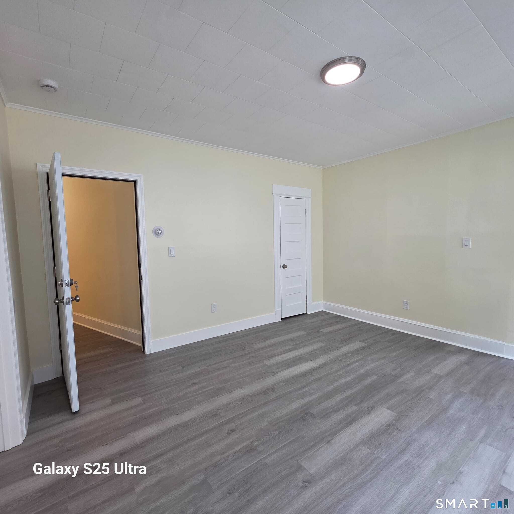 82 Bunker Hill 1st Fl Avenue Property Photo 35