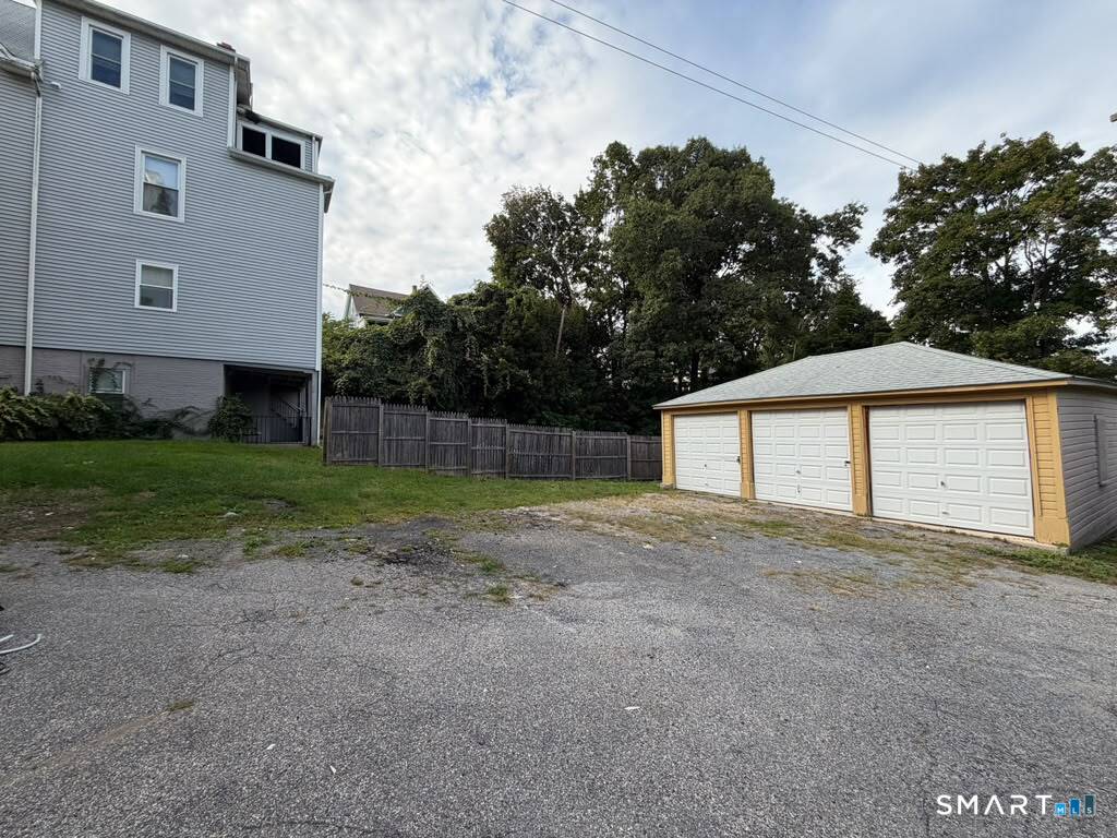 82 Bunker Hill 1st Fl Avenue Property Photo 36