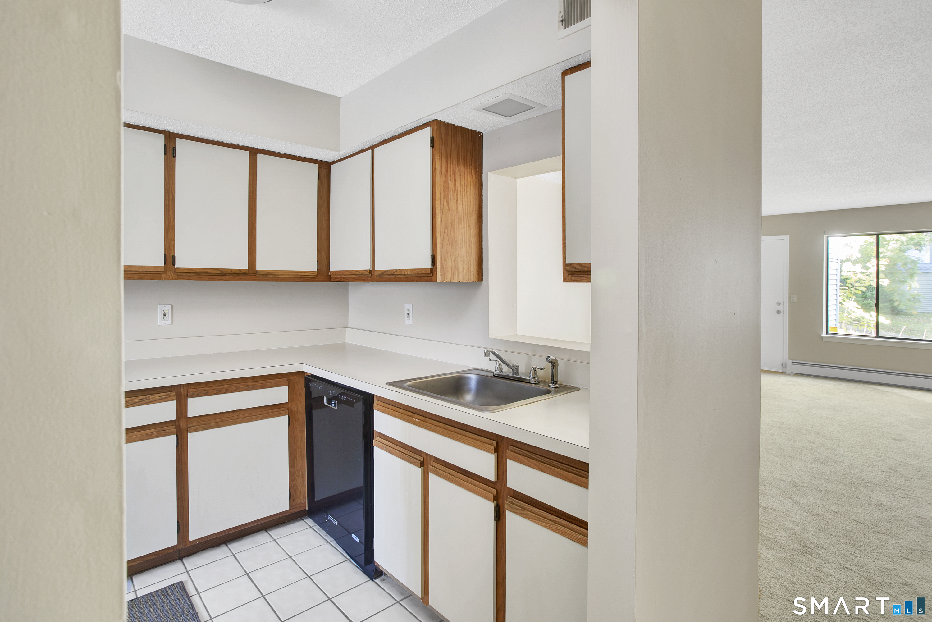 9 Talcott Forest C Road Property Photo 5