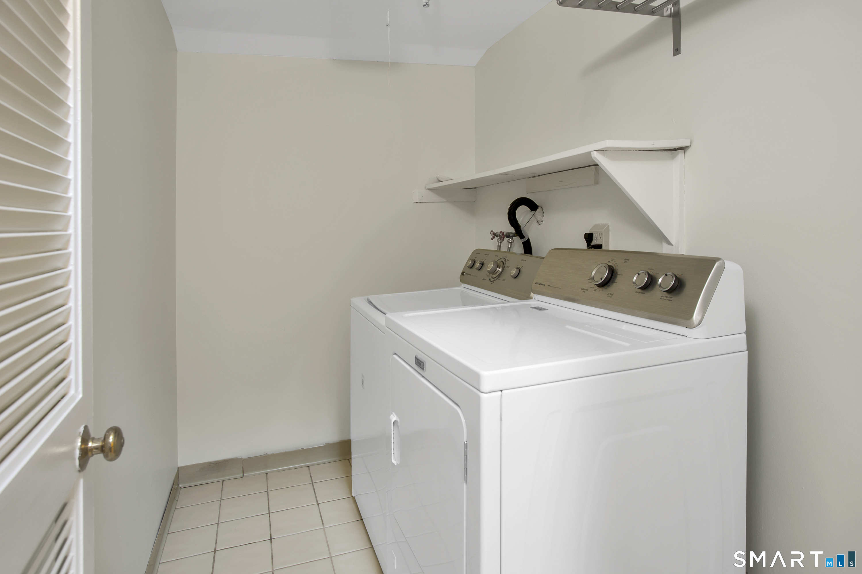 9 Talcott Forest C Road Property Photo 18