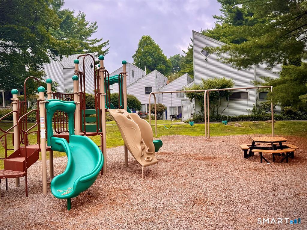 9 Talcott Forest C Road Property Photo 24