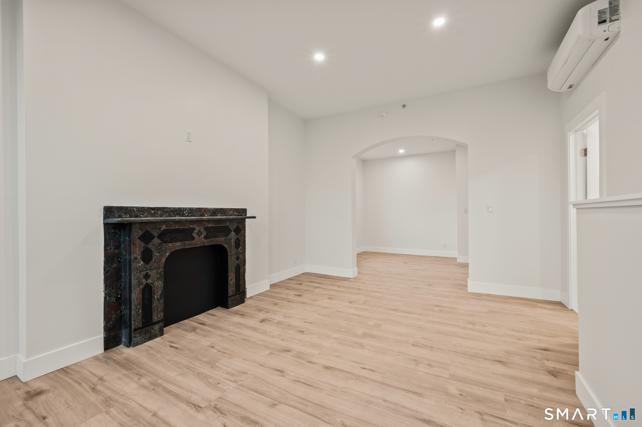 542 Main 3a Street Property Photo 6