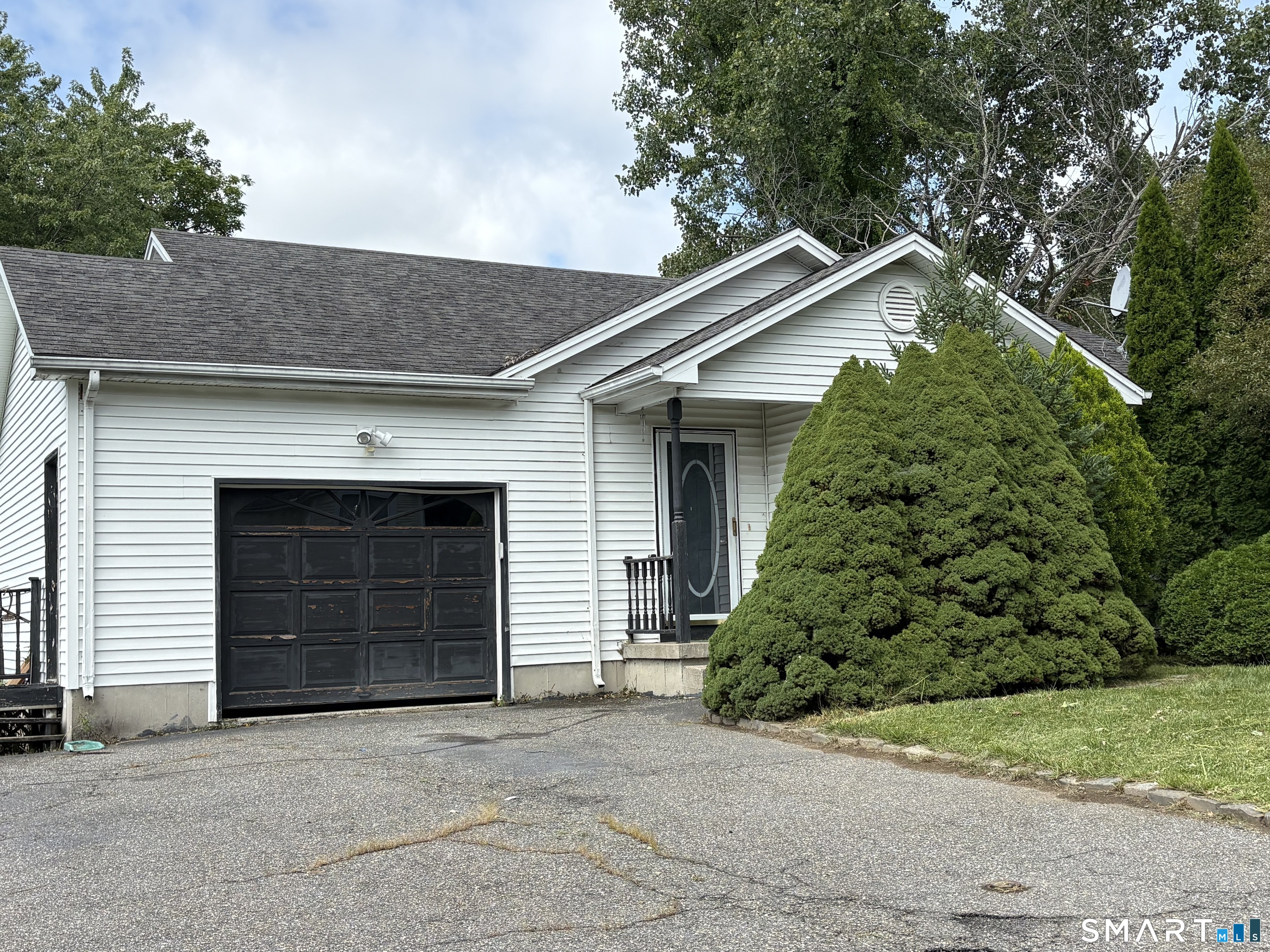 17 Fox Run Property Photo 1