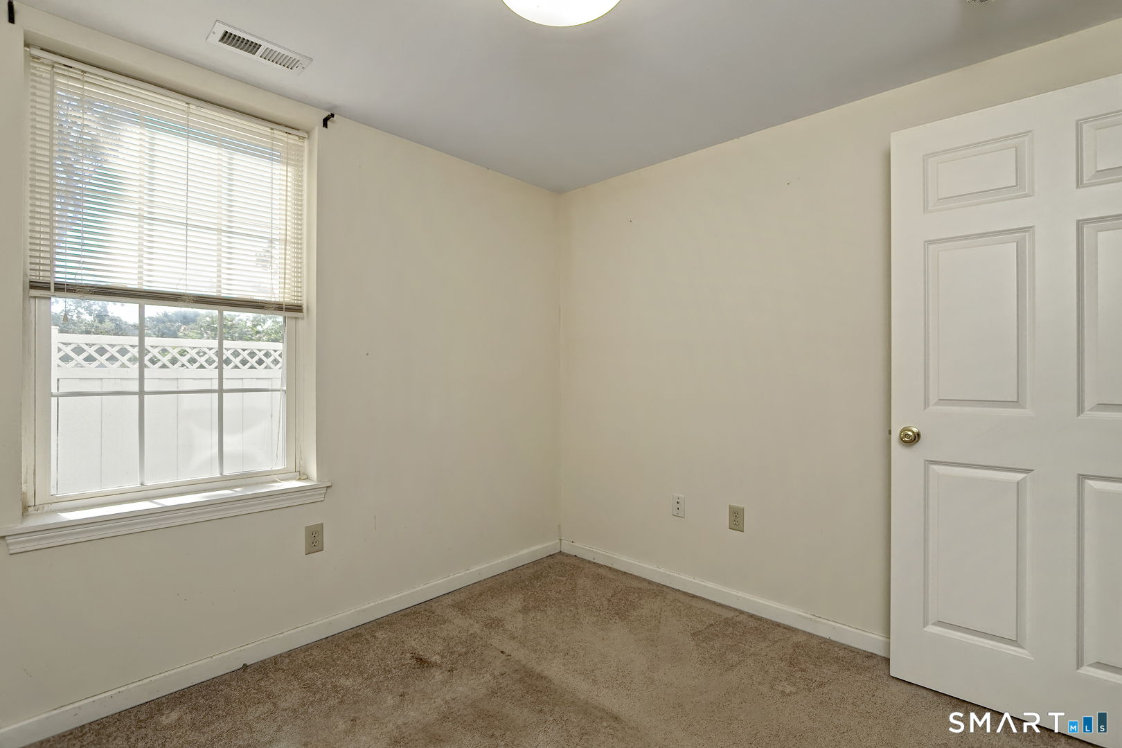 510 First 103 Avenue Property Photo 10