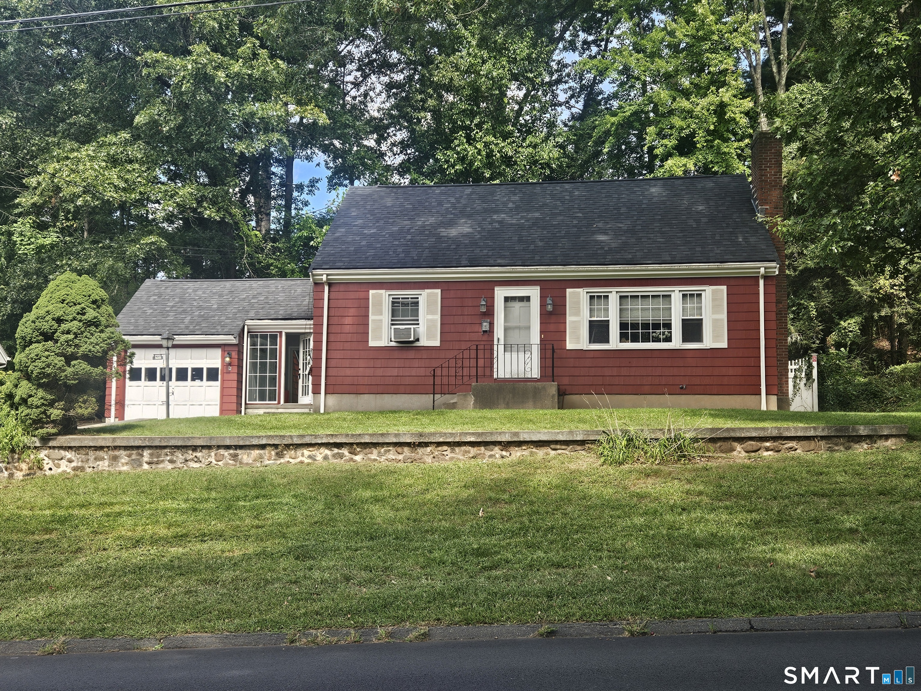 309 Carter Lane Property Photo 1