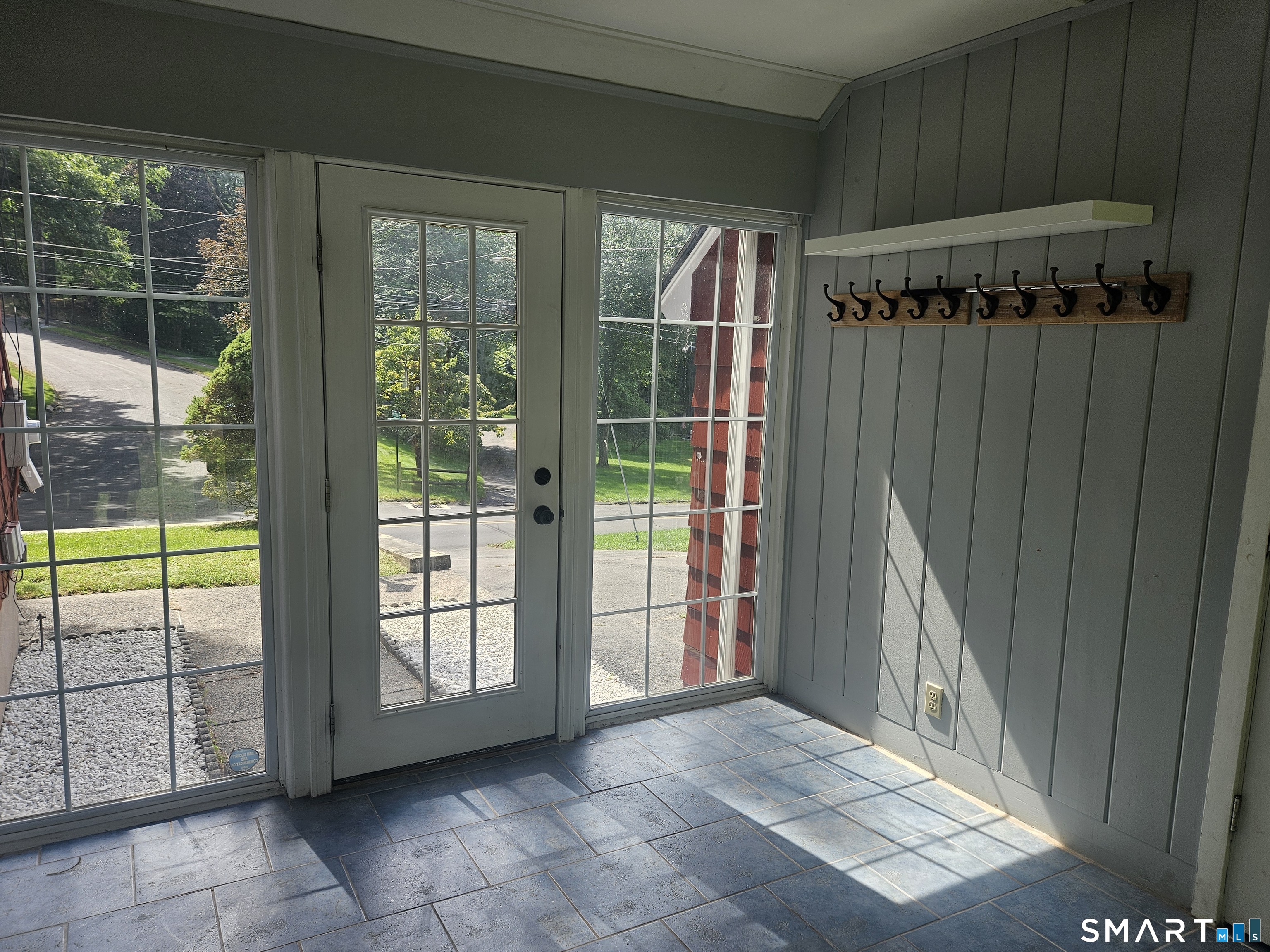 309 Carter Lane Property Photo 4