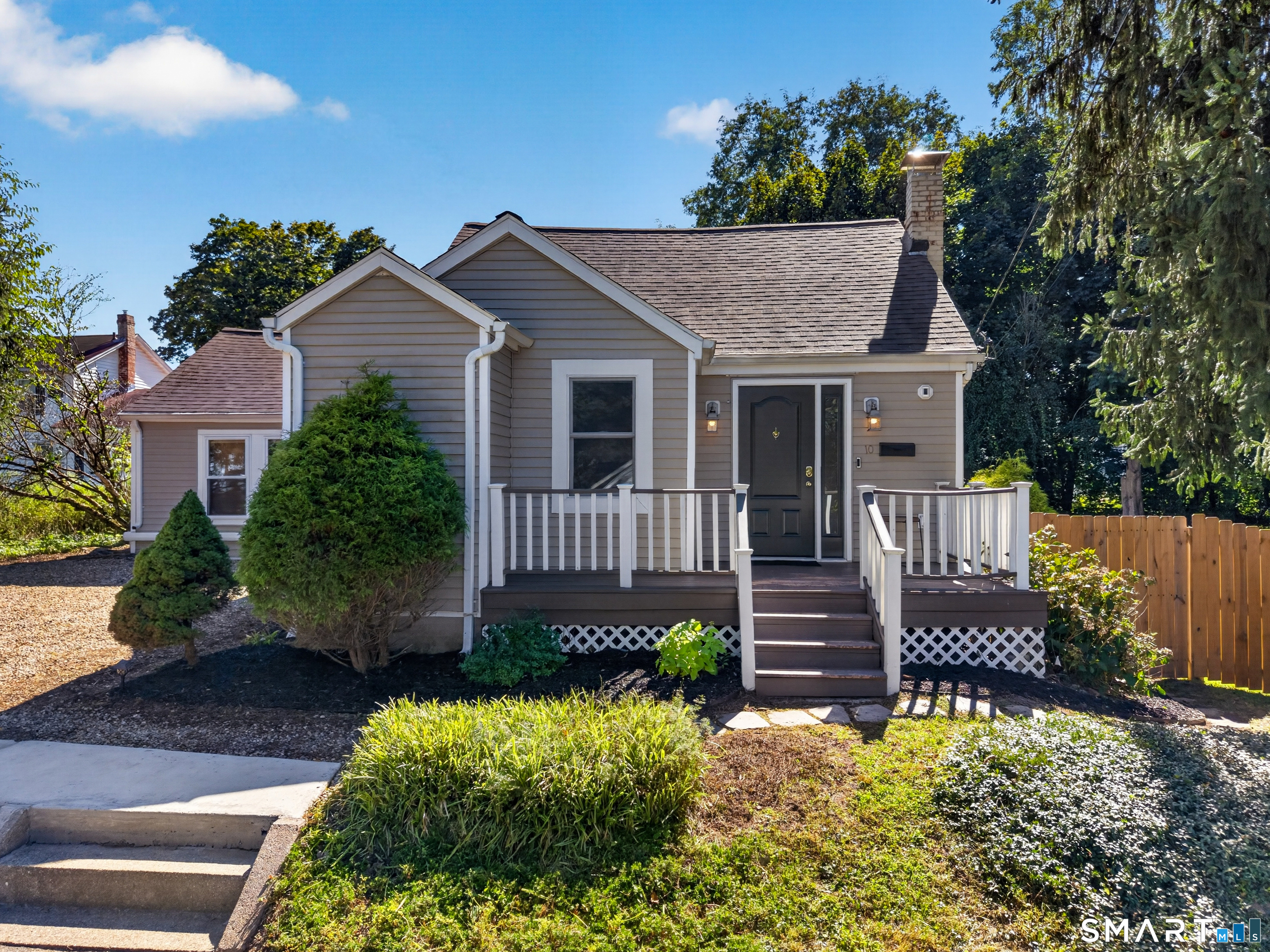 10 Glezen Street Property Photo 1