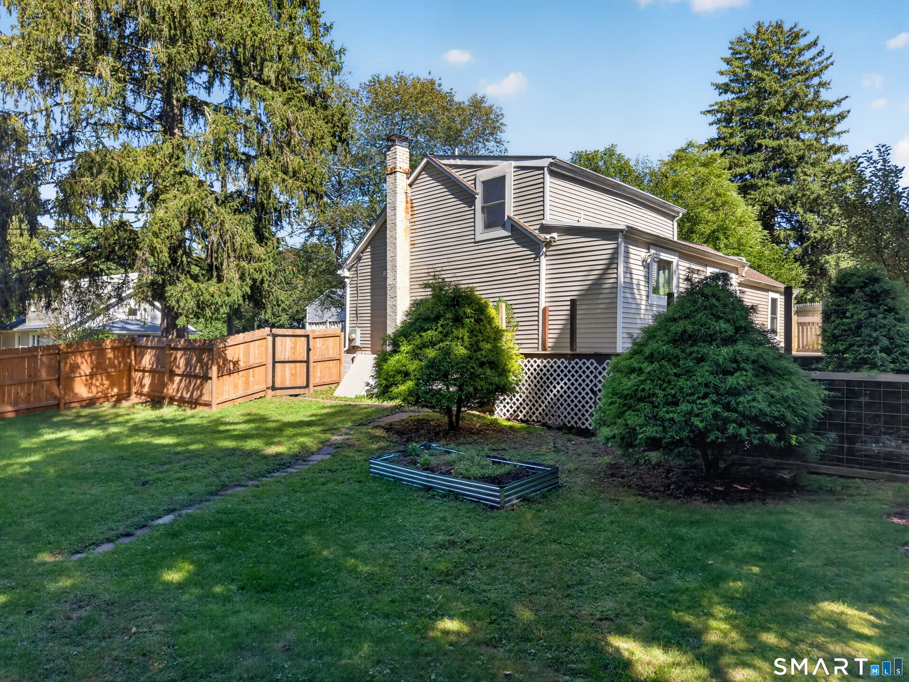 10 Glezen Street Property Photo 5